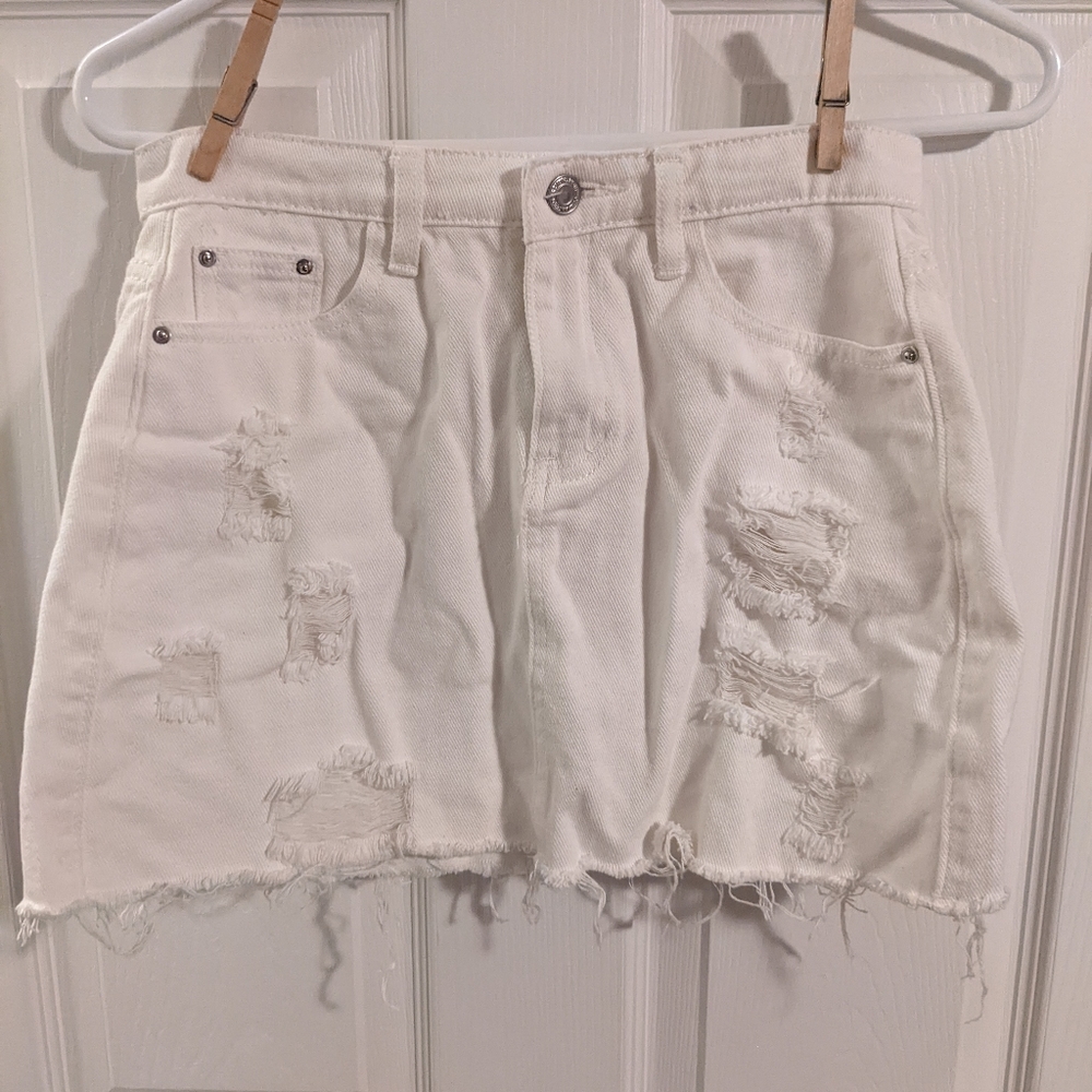 Distressed white jean skirt size small/ 2-4